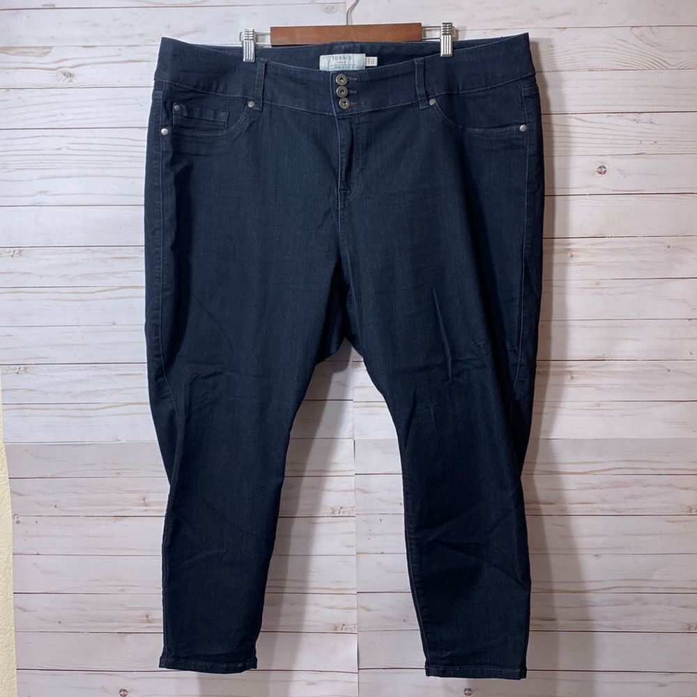 Torrid Jeggings Skinny Dark Wash Short Jeans